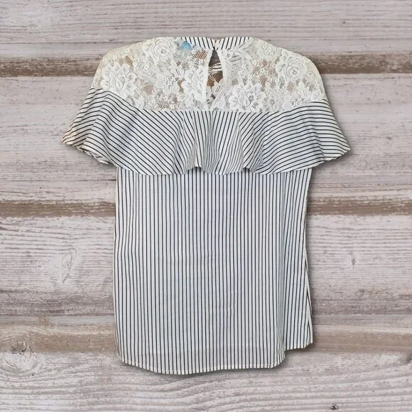 🚨084 Belle Sky Lace and Ruffled Top - Picture 3 of 10